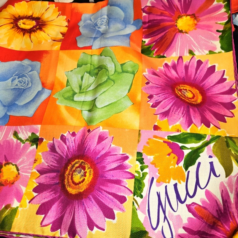 Vintage GUCCI Floral Scarf